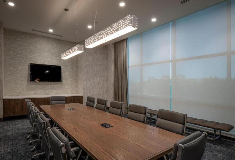 فندق Tulsa Marriott Southern Hills