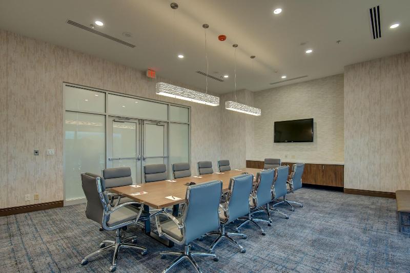 فندق Tulsa Marriott Southern Hills