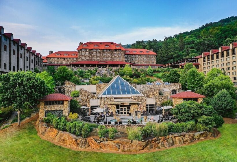 هتل The Omni Grove Park Inn & Spa   Asheville