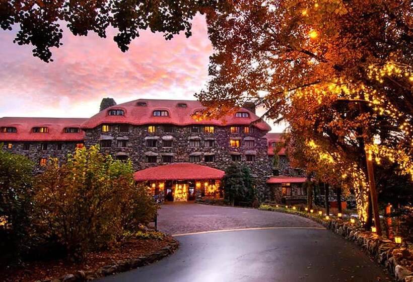 هتل The Omni Grove Park Inn & Spa   Asheville
