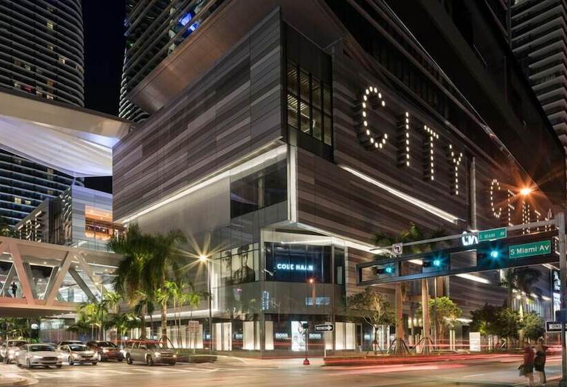 ホテル Pullman Miami Airport