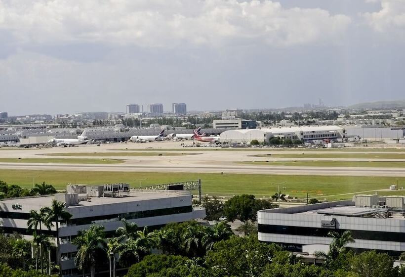 ホテル Pullman Miami Airport