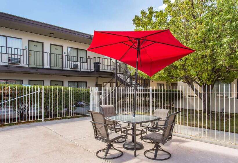 Отель Quality Inn Stateline