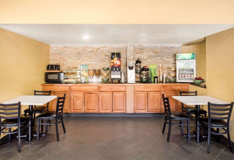 Отель Quality Inn Stateline