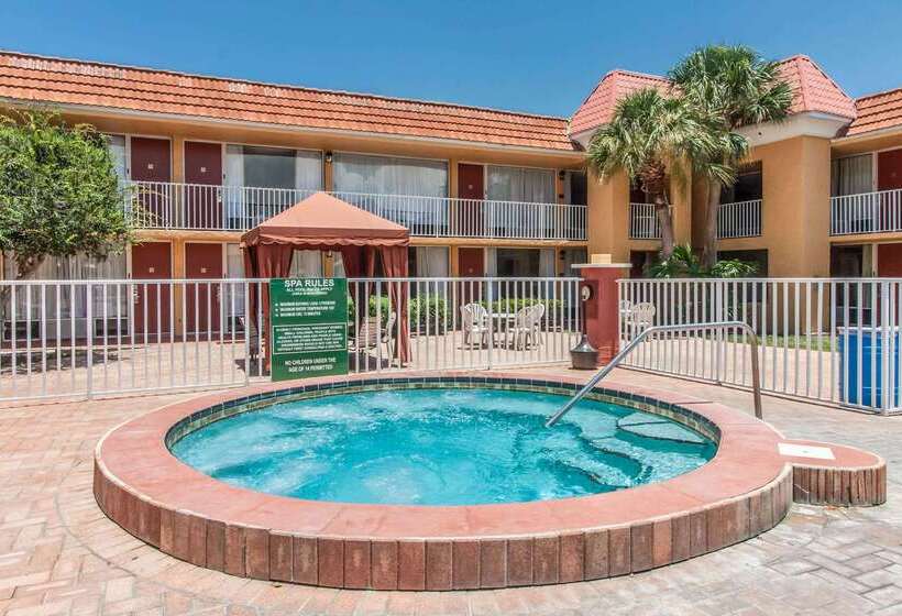 ホテル Quality Inn & Suites Conference Center