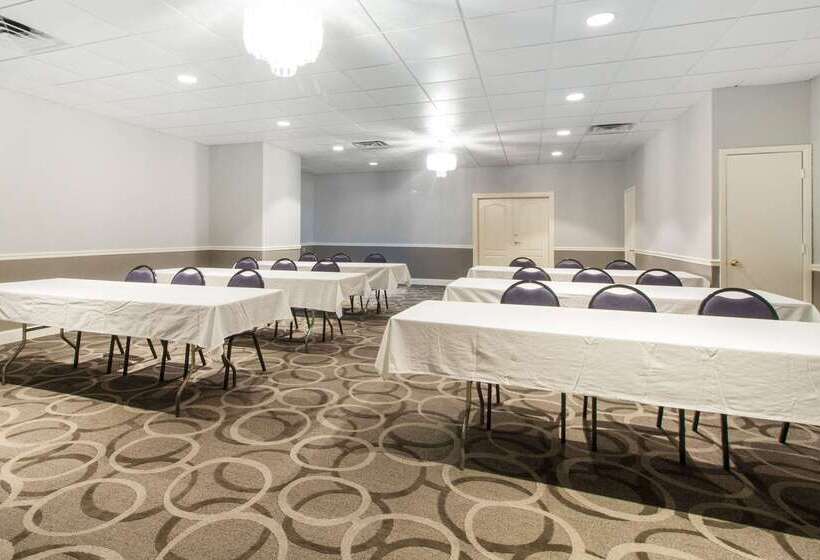 فندق Quality Inn & Suites Conference Center