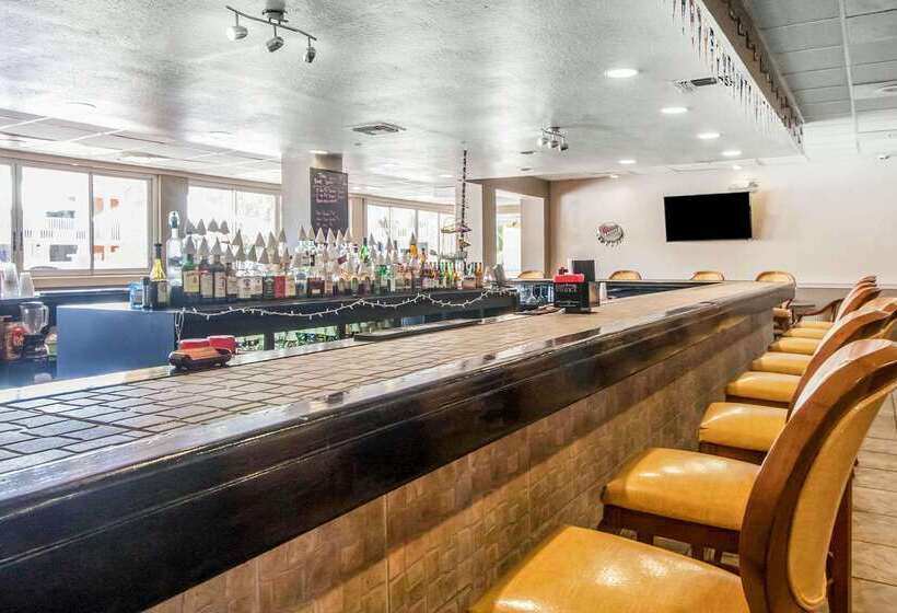 فندق Quality Inn & Suites Conference Center