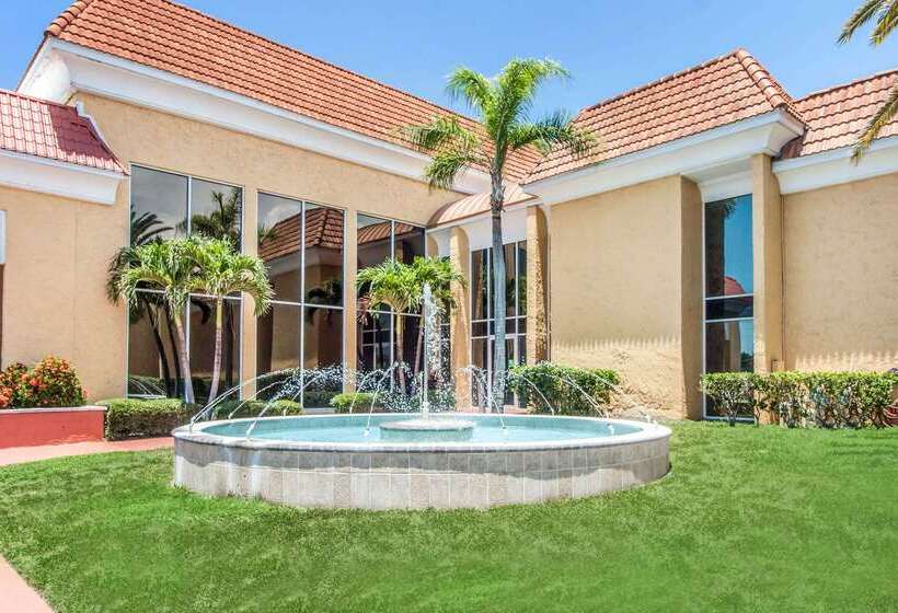 ホテル Quality Inn & Suites Conference Center