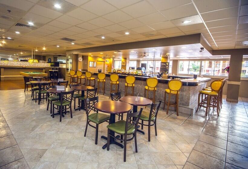 ホテル Quality Inn & Suites Conference Center