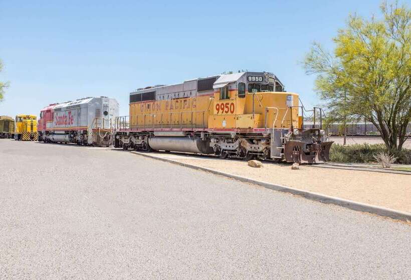 בית מלון כפרי Ramada By Wyndham Barstow