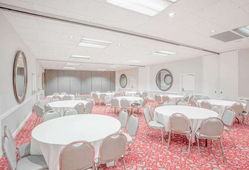 בית מלון כפרי Ramada By Wyndham Barstow