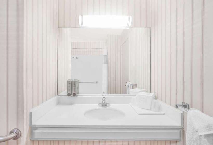 בית מלון כפרי Ramada By Wyndham Barstow