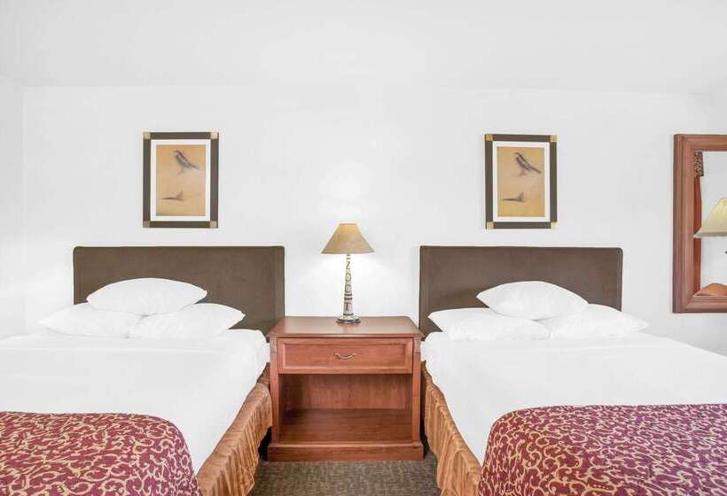 בית מלון כפרי Ramada By Wyndham Barstow