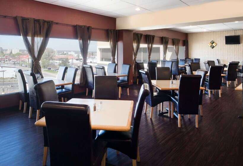 فندق Ramada By Wyndham Downtown Spokane