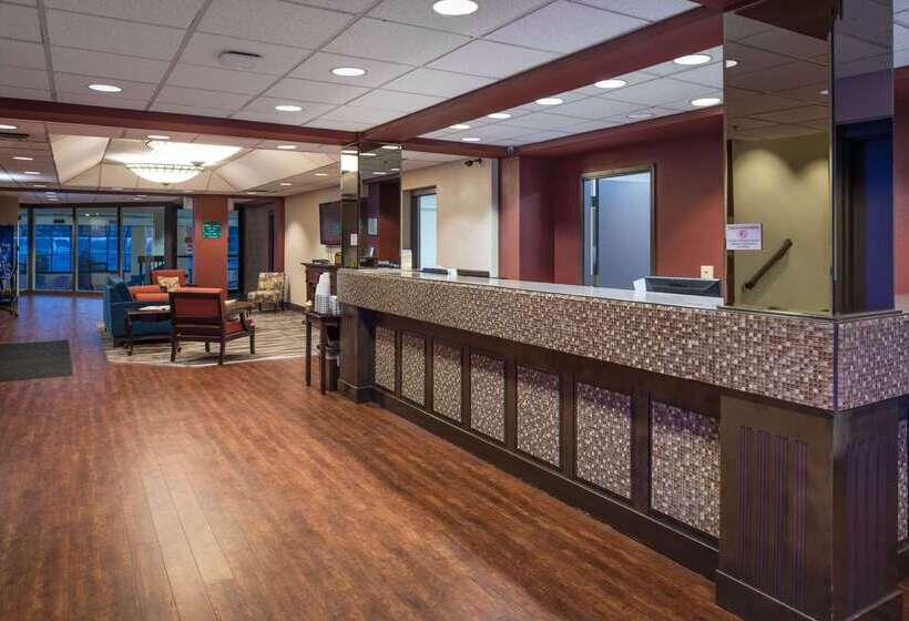 فندق Ramada By Wyndham Downtown Spokane