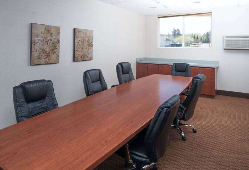 فندق Ramada By Wyndham Downtown Spokane