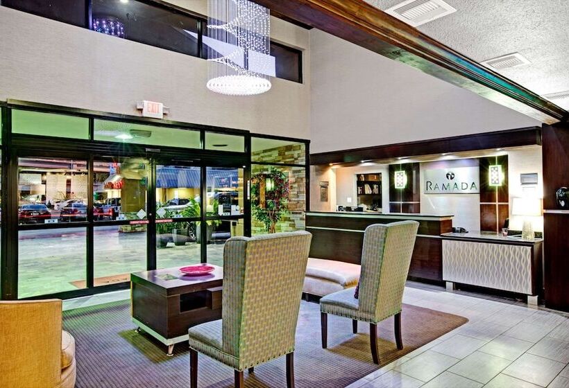 בית מלון כפרי Ramada By Wyndham Houston Intercontinental Airport South