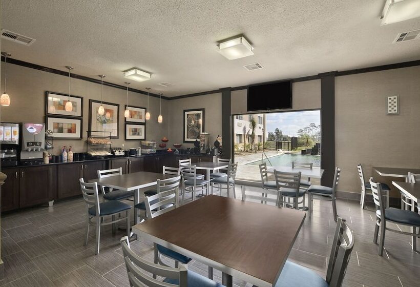 בית מלון כפרי Ramada By Wyndham Houston Intercontinental Airport South