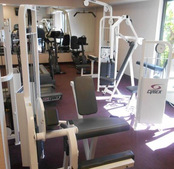 هتل Ramada By Wyndham Nashville/music Valley