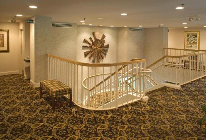 فندق Ramada By Wyndham Nashville/music Valley