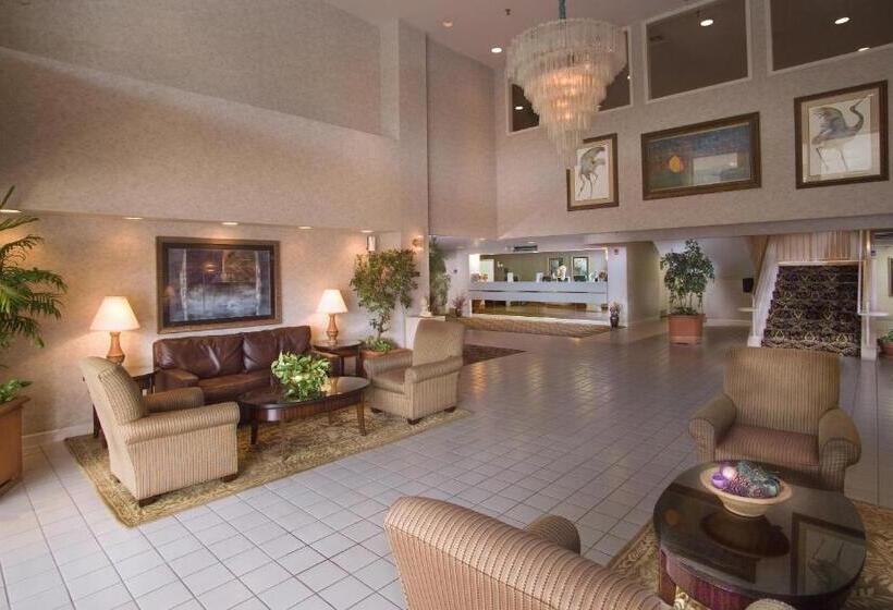 هتل Ramada By Wyndham Nashville/music Valley