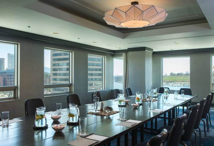 هتل Renaissance Baltimore Harborplace