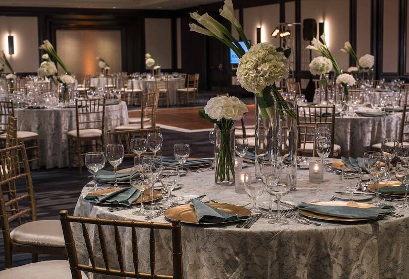 هتل Renaissance Baltimore Harborplace