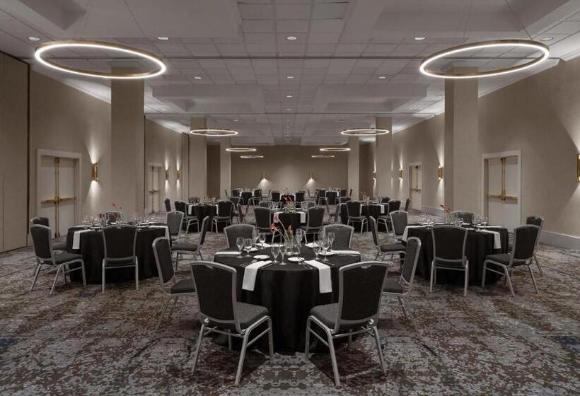 هتل Renaissance Chicago North Shore