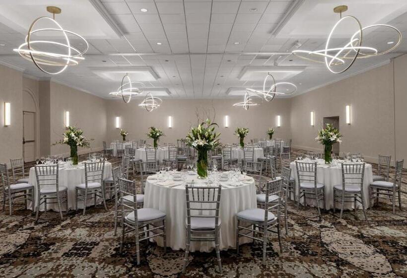 هتل Renaissance Chicago North Shore