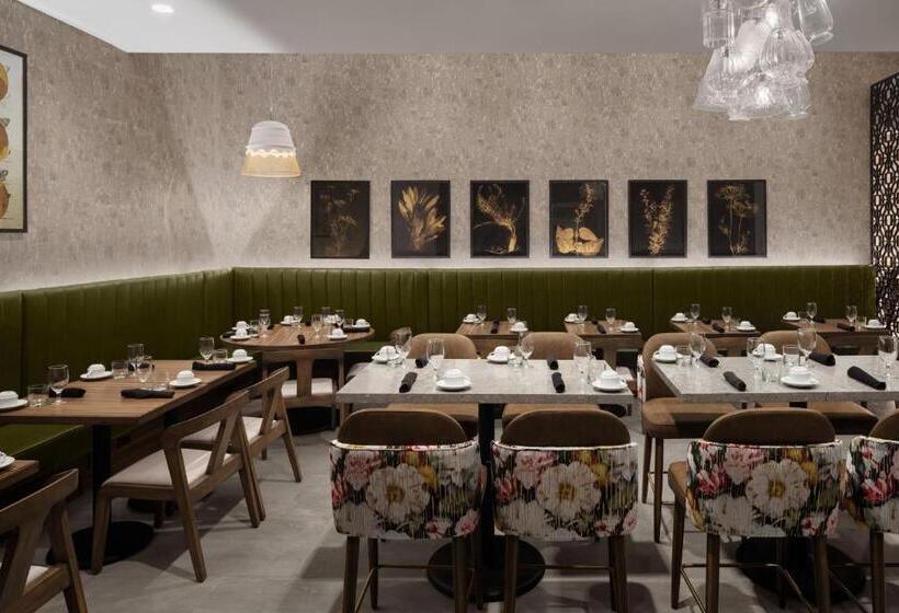 هتل Renaissance Chicago North Shore