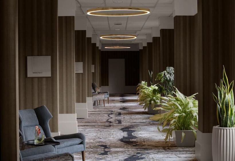 هتل Renaissance Chicago North Shore