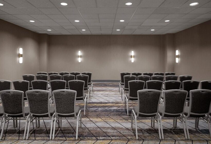 هتل Renaissance Chicago North Shore