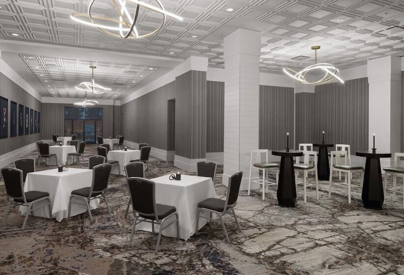 هتل Renaissance Chicago North Shore