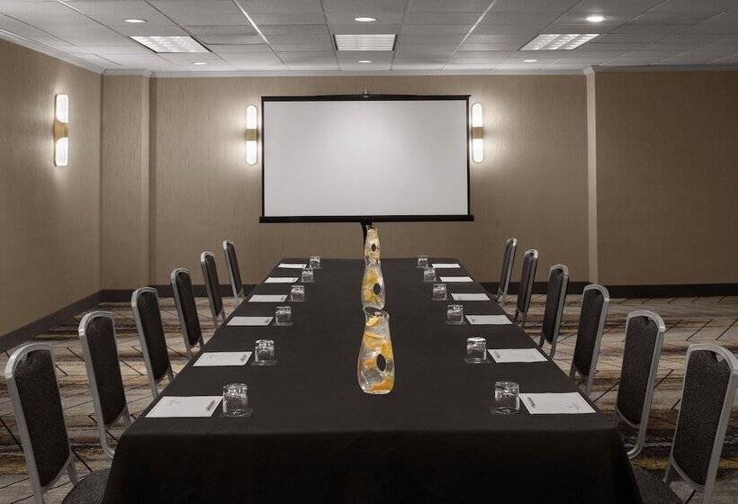 هتل Renaissance Chicago North Shore