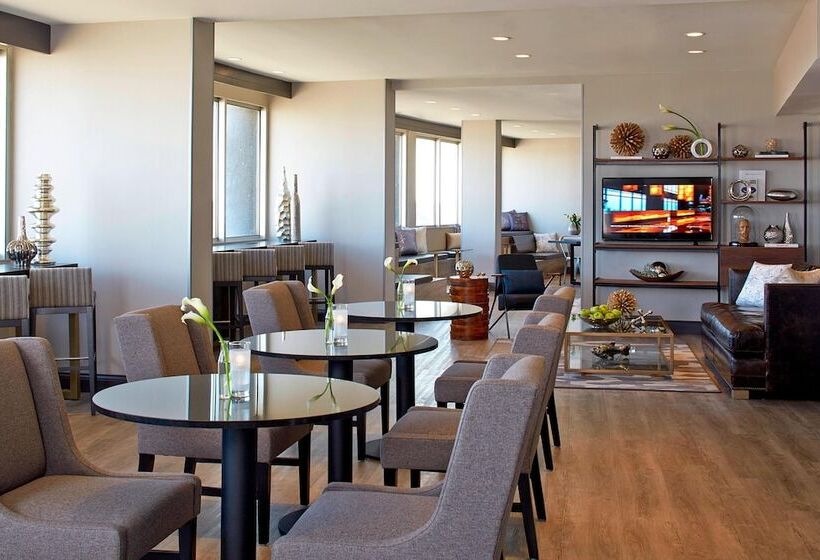 호텔 Renaissance St. Louis Airport