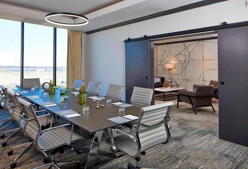 호텔 Renaissance St. Louis Airport