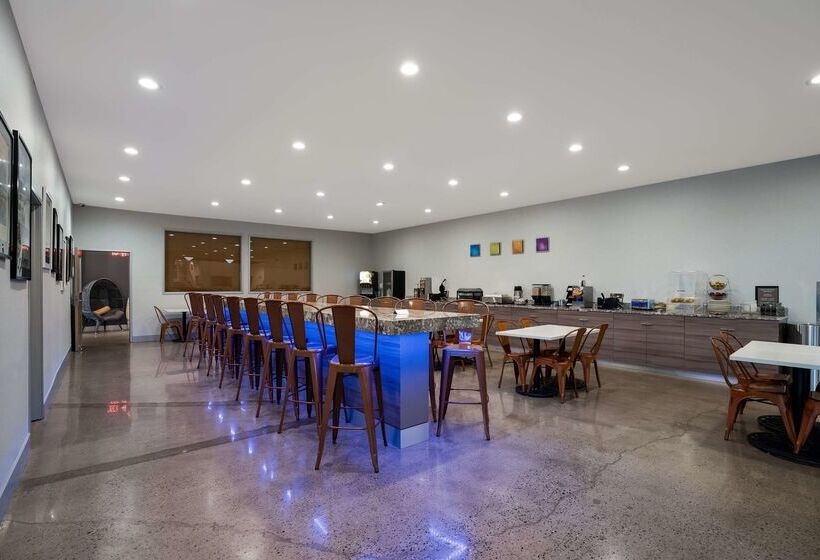 Richland Riverfront Hotel, Ascend Hotel Collection