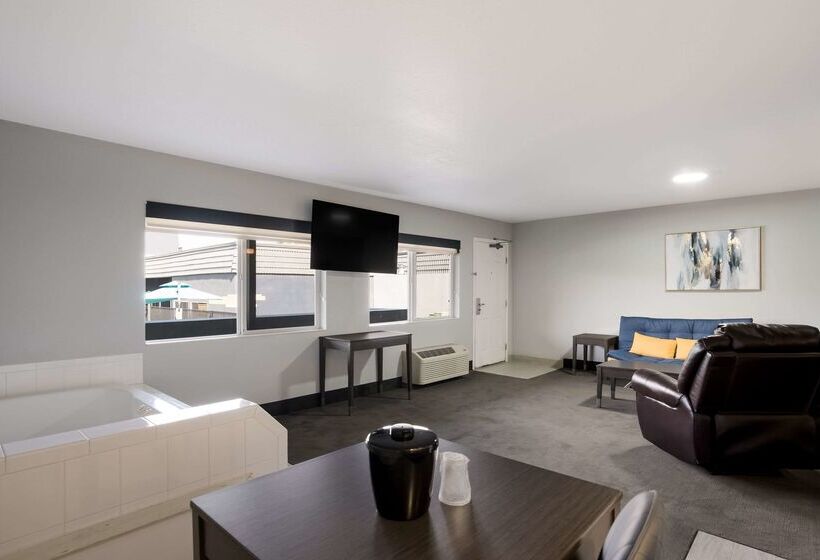 Richland Riverfront Hotel, Ascend Hotel Collection