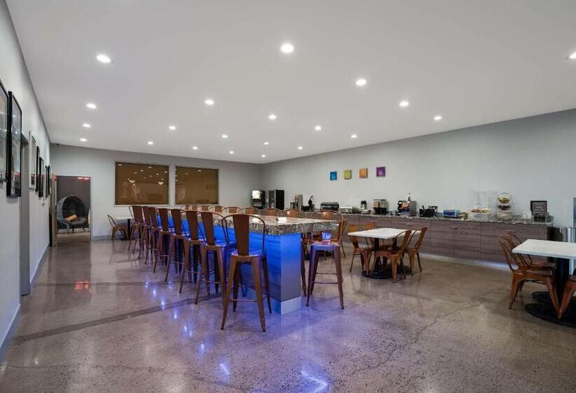 Richland Riverfront Hotel, Ascend Hotel Collection