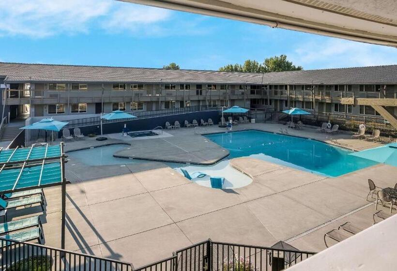 Richland Riverfront Hotel, Ascend Hotel Collection