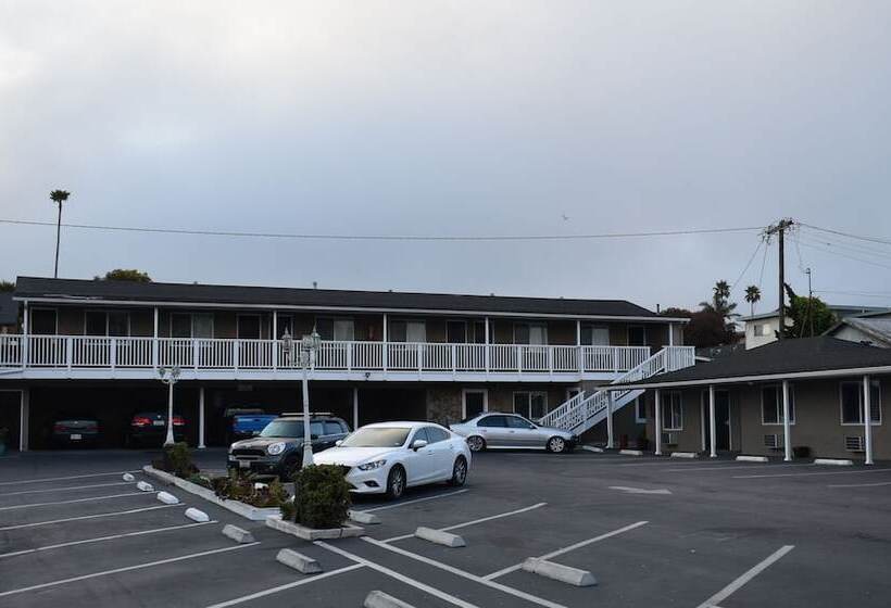 فندق Rockview Inn And Suites