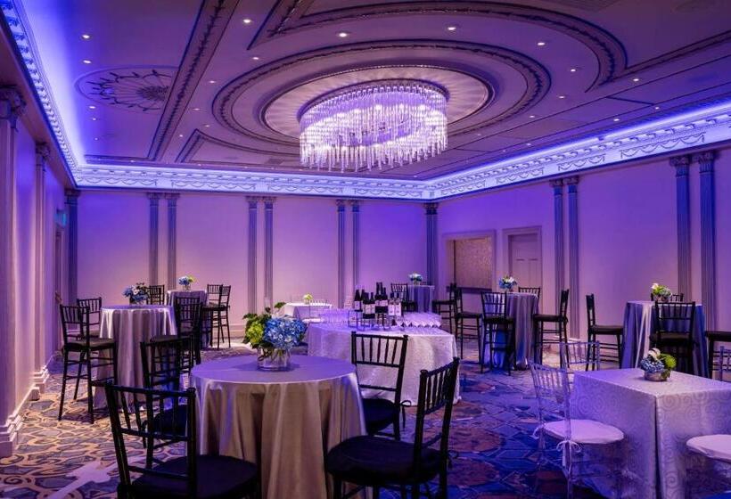 Отель Sheraton Commander