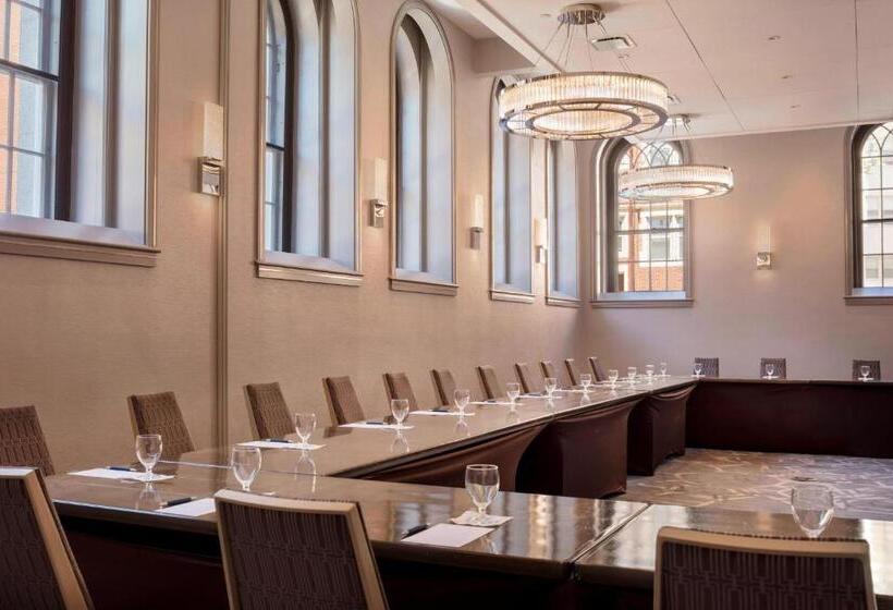 Отель Sheraton Commander