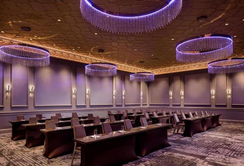 Отель Sheraton Commander