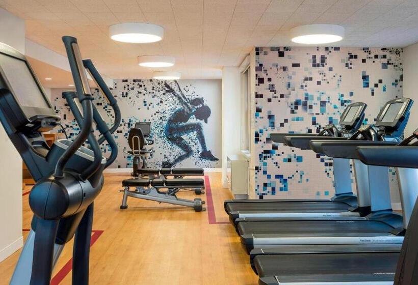 Отель Sheraton Commander