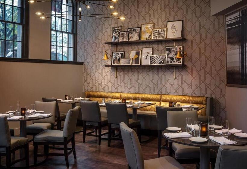 Отель Sheraton Commander