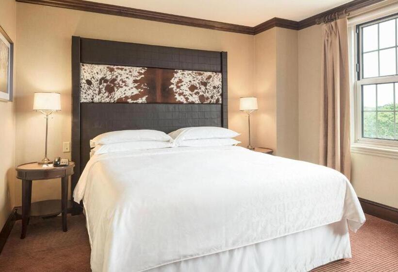 Отель Sheraton Commander