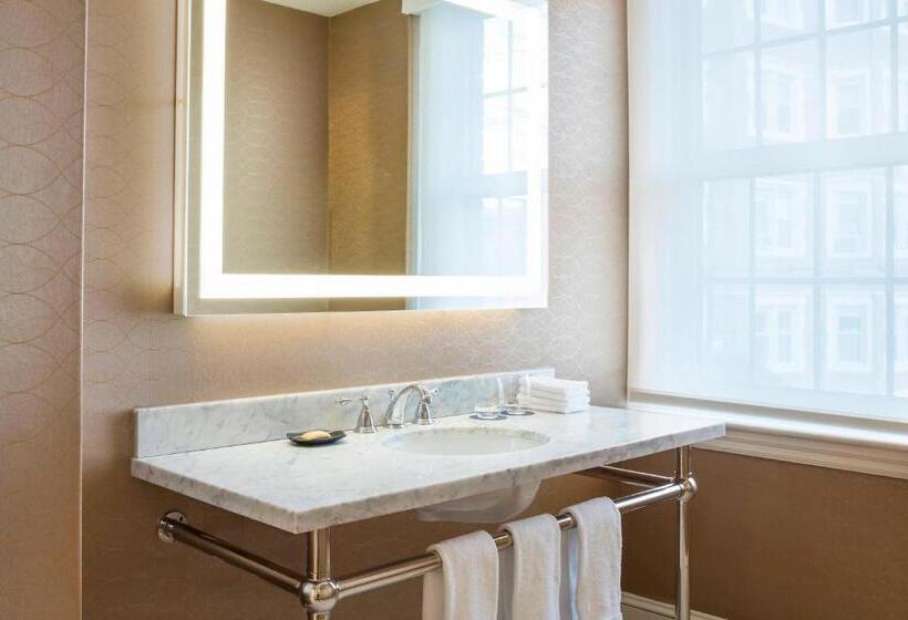 Отель Sheraton Commander