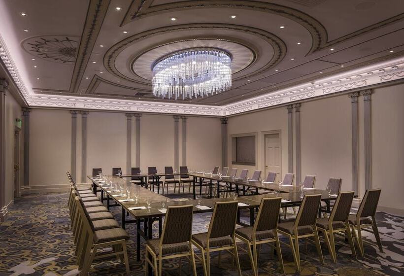 Отель Sheraton Commander