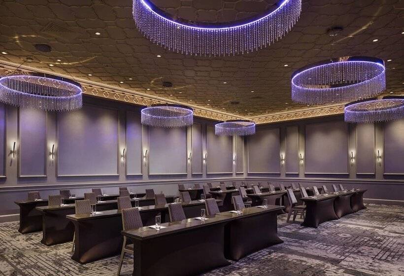 Отель Sheraton Commander